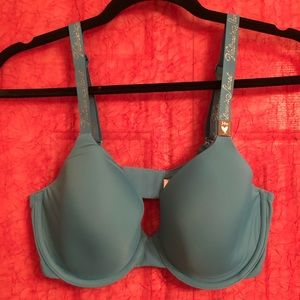 Victoria’s Secret t-shirt bra, lightly lined full coverage, 34D, NWT